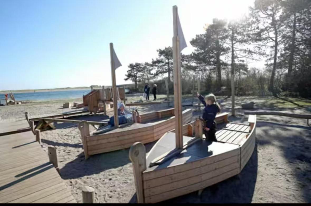 Lovely Top Floor Apart Copenhagen Near Airport, Metro And The Beach Buitenkant foto